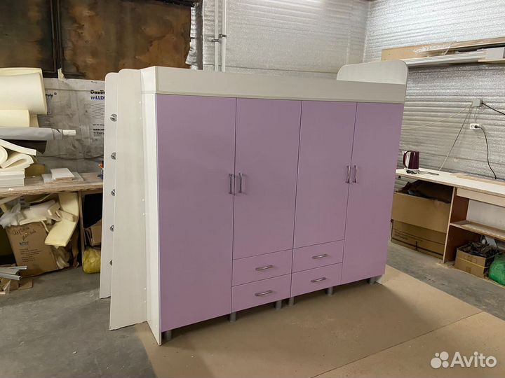 Кровать-чердак со шкафом