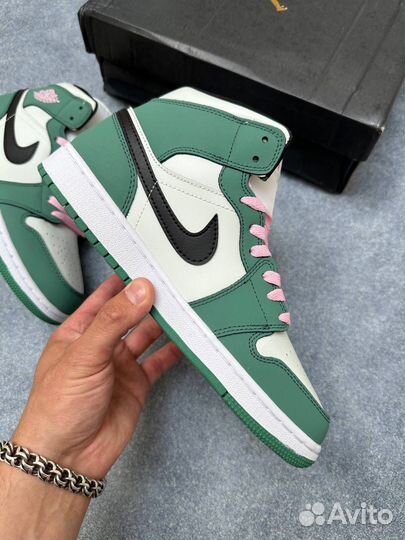 Кроссовки Nike Air Jordan 1 mid Dutch green