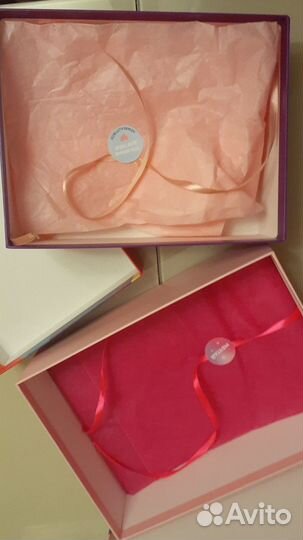 Коробки картонные с бумагой тишью