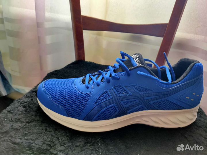 Кроссовки asics