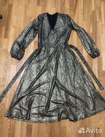 Нарядное женское платье