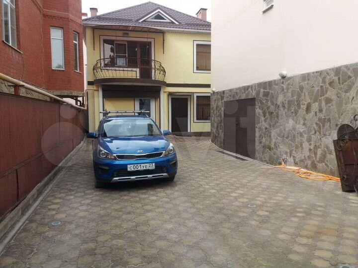 Дом 200 м² на участке 2 сот.