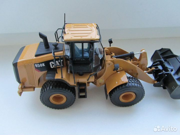 Погрузчик сат 950 К, масштаб 1/50