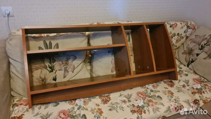 Компьютерный стол, полка