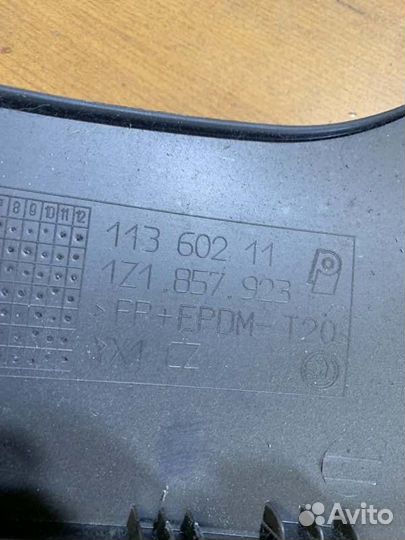 Бардачок водителя Skoda Octavia A5 лифтбек BSE 1.6