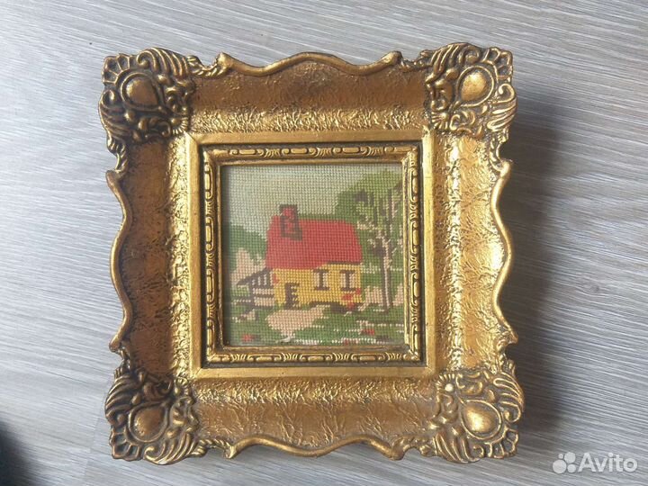 Картины с вышивкой деревянная рама под стеклом