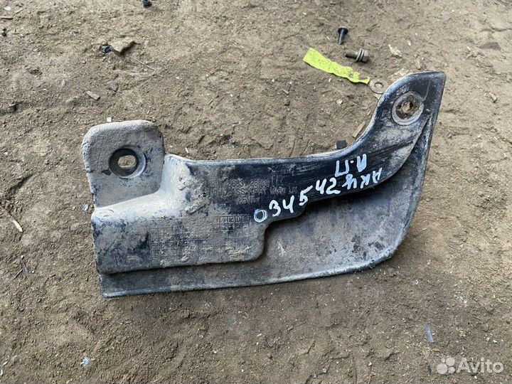 Брызговик передний левый Hyundai Accent 2000 - 201