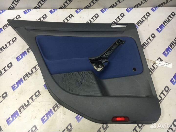 Обшивка двери задней левой Фольксваген Гольф 5
