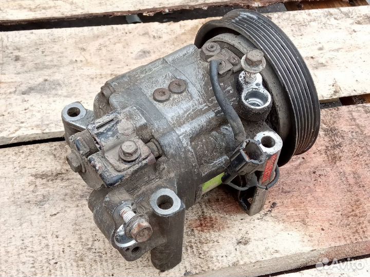 Компрессор кондиционера Nissan P11 Almera N15