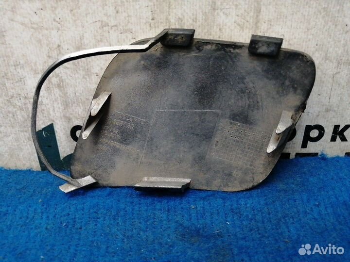 Заглушка буксир крюка заднего бампера 30698132