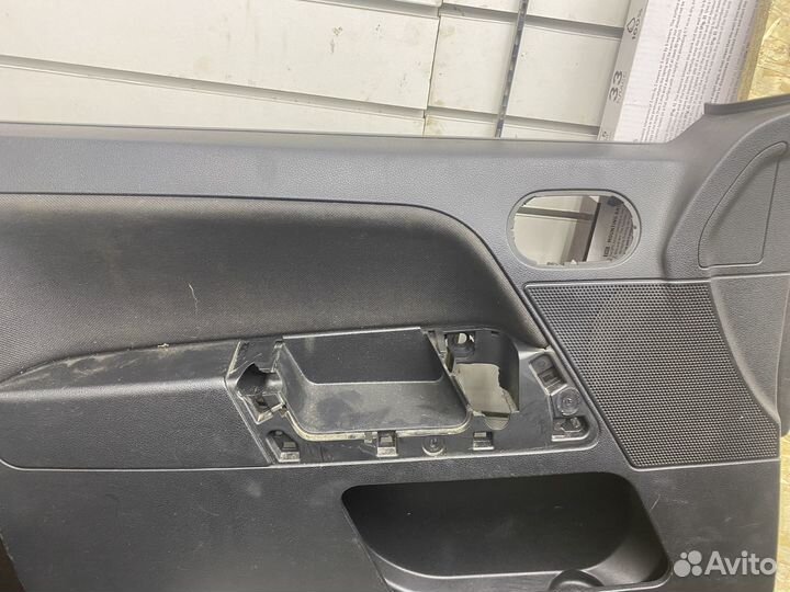 Обшивка двери передняя левая Ford Fusion