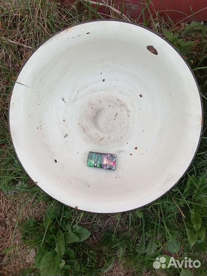 Алюминиевый и эмалированый таз