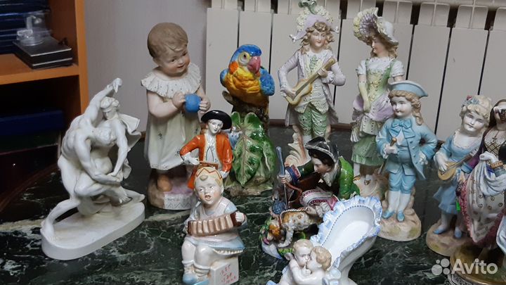 Фарфоровая Статуэтка