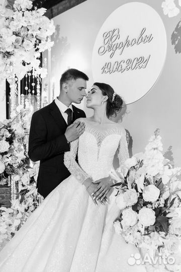 Свадебное платье