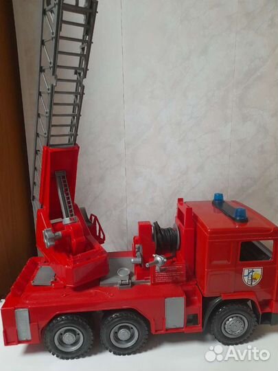 Большаяпожарная машина (германия) иавтомобиль /пар
