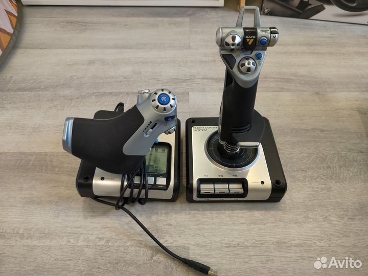 Logitech G Saitek X52 H.O.T.A.S