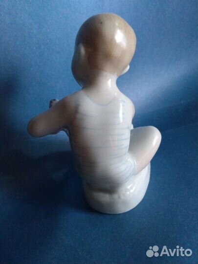 Мальчик с рыбой. лфз