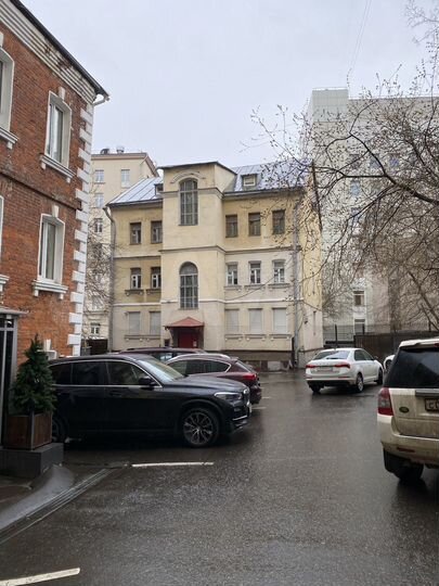 Здание под Отель, Клинику, Офис