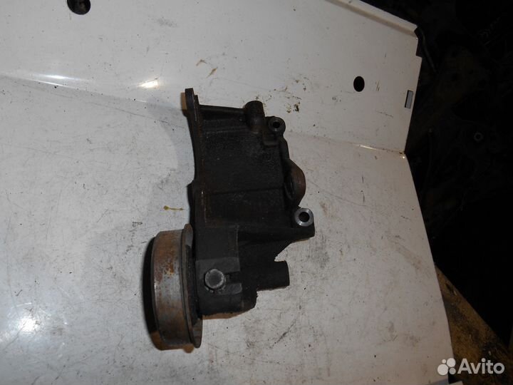 Кронштейн Mitsubishi Carisma Митцубиси Каризма