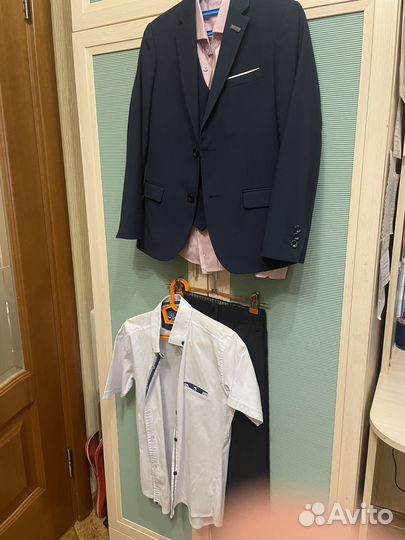 Школьный костюм и 2 рубашки 146 -152 с рубашкой