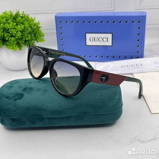 Солнцезащитные очки gucci