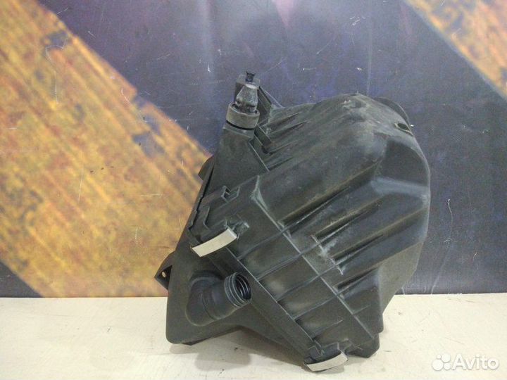 Корпус воздушного фильтра Volkswagen Passat B5 AZX