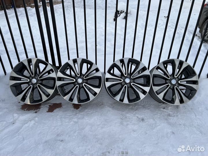 Эксклюзив Range Rover SVAutobiography 2021 R22