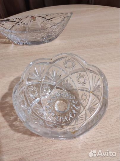 Хрустальная ваза и две ладьи