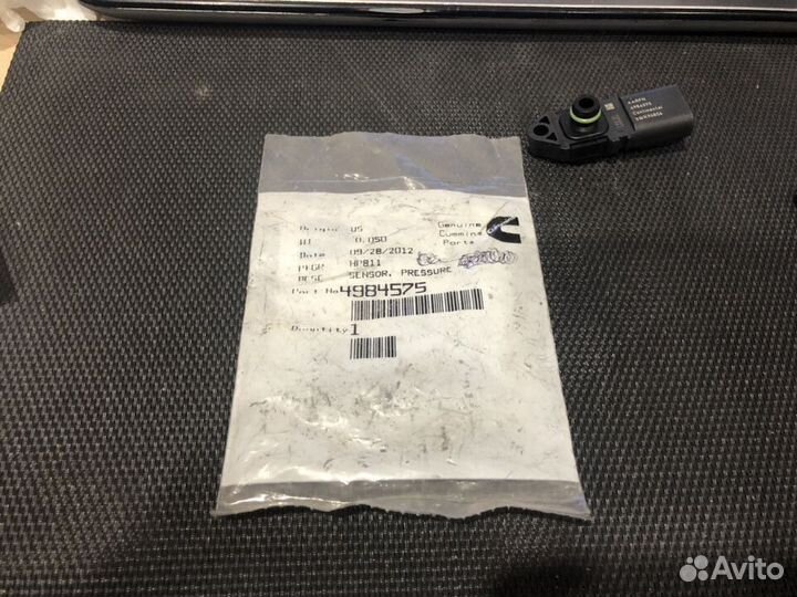 4984575 Датчик давления картерных газов Cummins