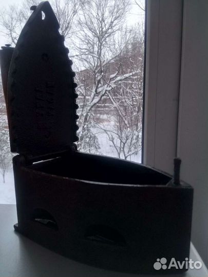 Утюг чугунный