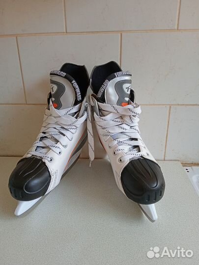 Коньки хоккейные, размер 44