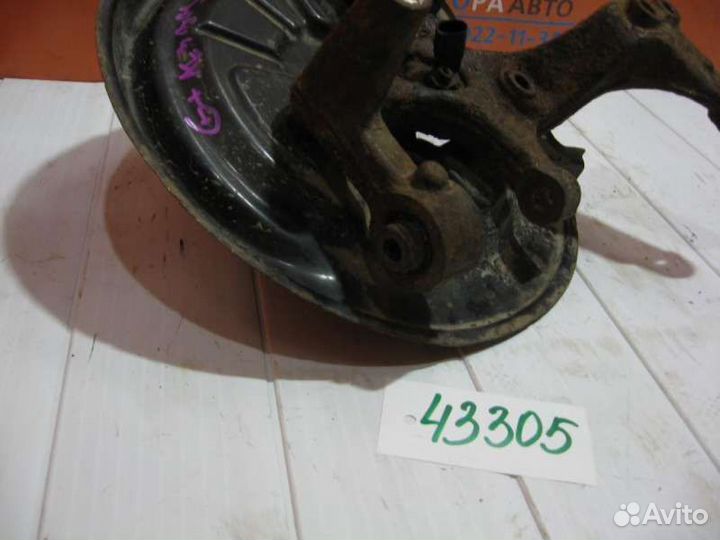 Кулак поворотный задний левый Volkswagen Golf Plus