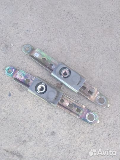 Фиксаторы высоты ремня Toyota Corolla ee111