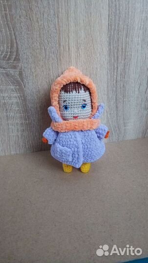 Вязаная кукла игрушка