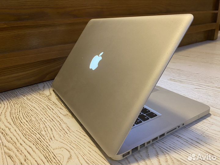Apple macbook pro 15