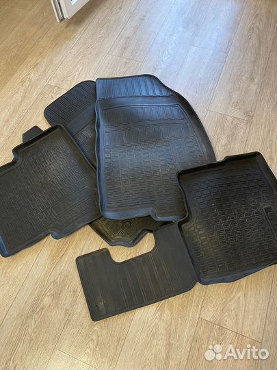 Коврики резиновые Авео Т300