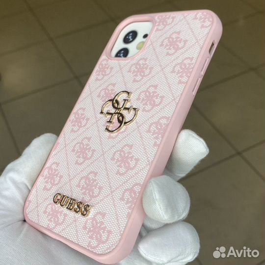 Чехол на iPhone 11 guess розовый