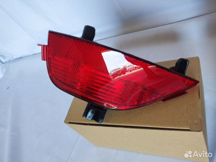 Задний противотуманный фонарь прав Renault Duster
