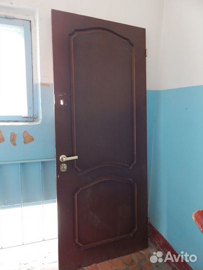 Дверь деревянная
