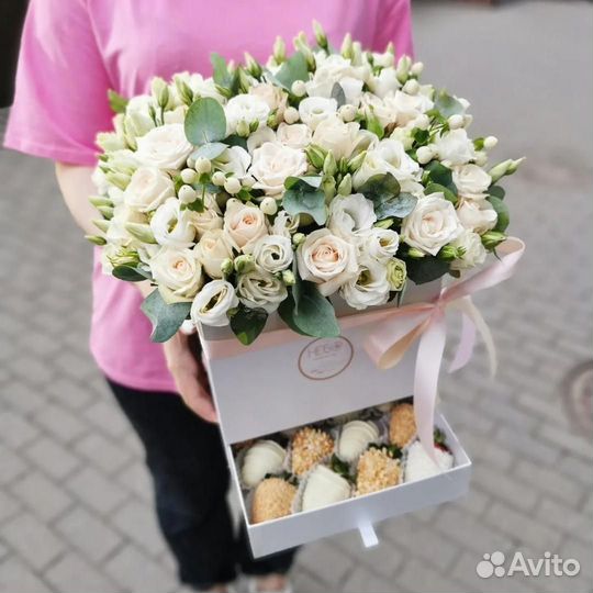 Съедобные букеты из клубники