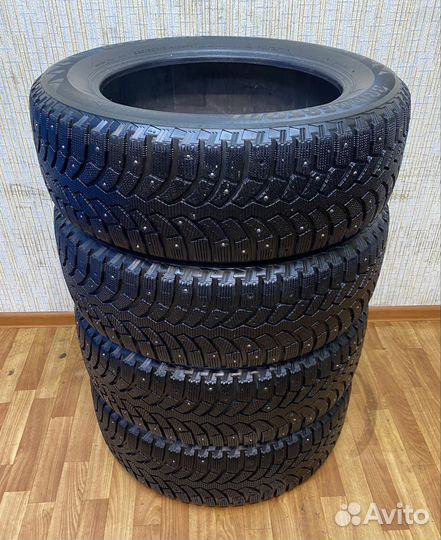 Bridgestone Blizzak Spike-01 225/60 R18