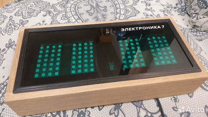 Часы электроника 7