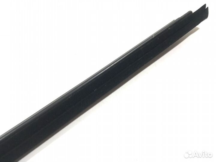 Уплотнитель задний левый Audi A4 B7