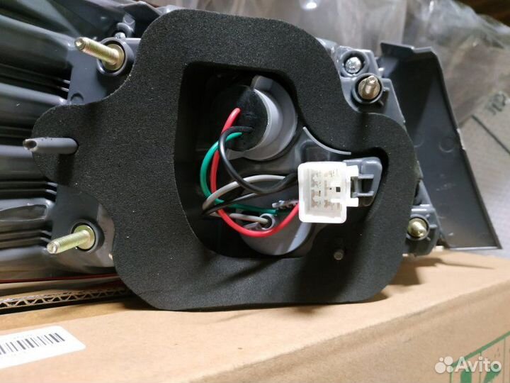 Фонарь крыла задний правый Hyundai Sonata