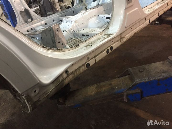 Порог с центральной стойкой правый (Lexus ES)