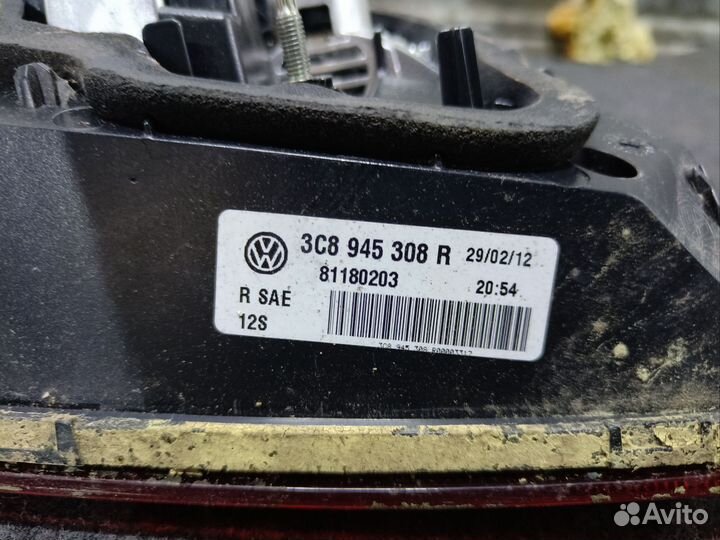Фонарь крышки багажника правый VW Passat CC 11-17г