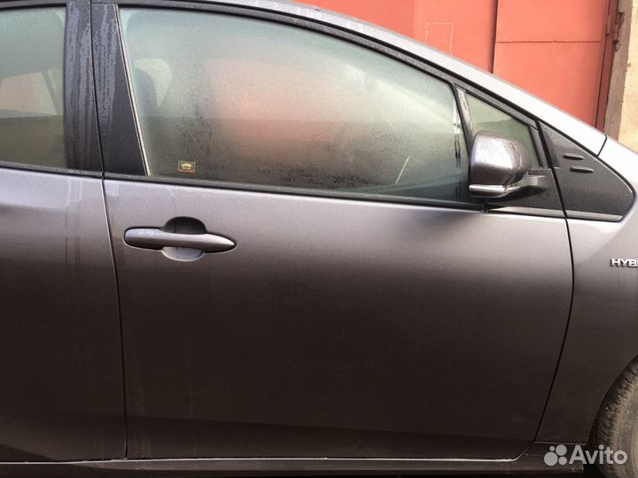 Стеклоподъемник правой двери Toyota Prius 50