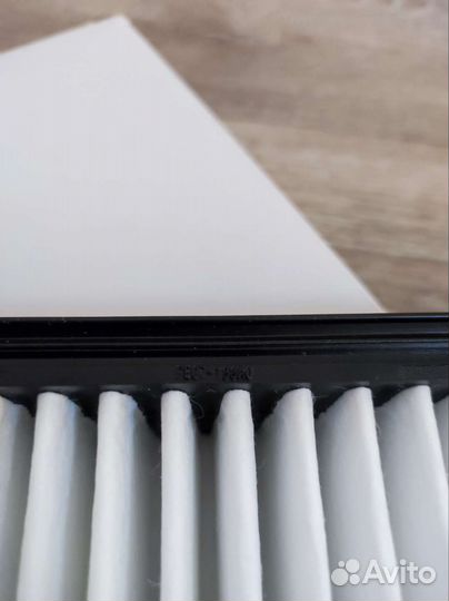 Фильтр воздушный Mazda оригинальный PE07133A0A