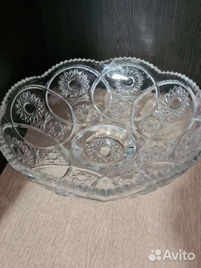 Большая хрустальная ваза