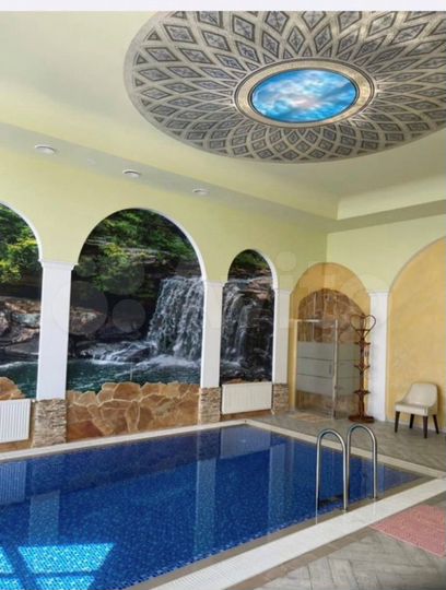 Дом 2000 м² на участке 18 сот.